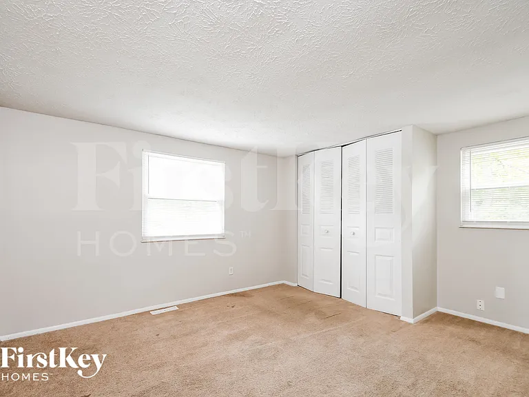 9026 Kasteel Way — Photo 9