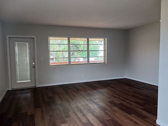 3rd image of 213 Salisbury I