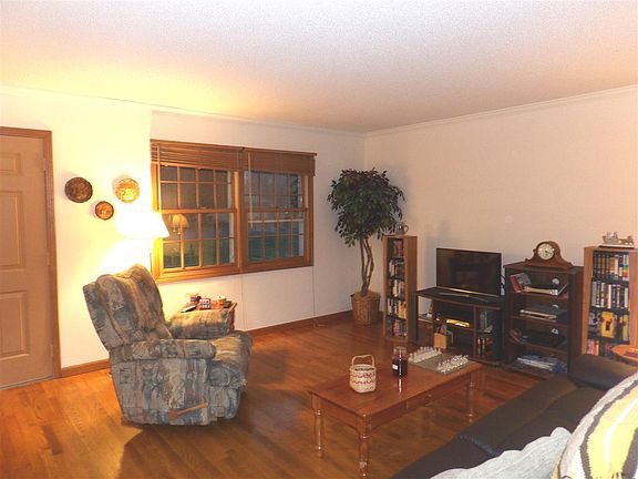 2nd image of 311 N McKenzie St
