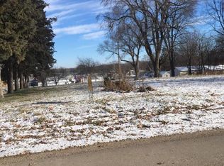306 W Robins St, Graettinger, IA 51342