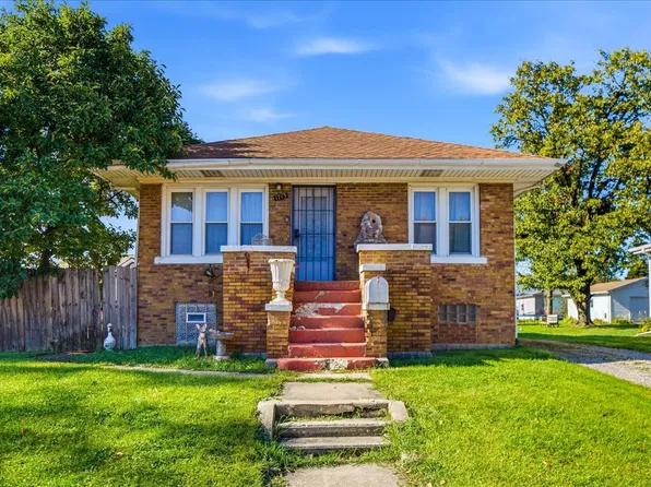 1713 Cora St, Crest Hill, IL 60403