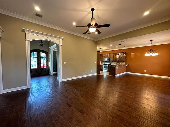 3rd image of 1702 Decatur Dr