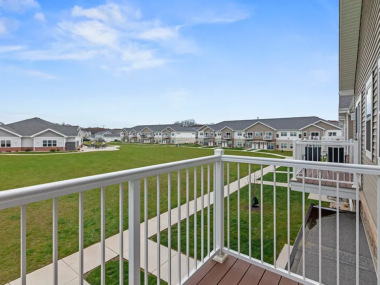 Rock Pointe Village — Photo 9