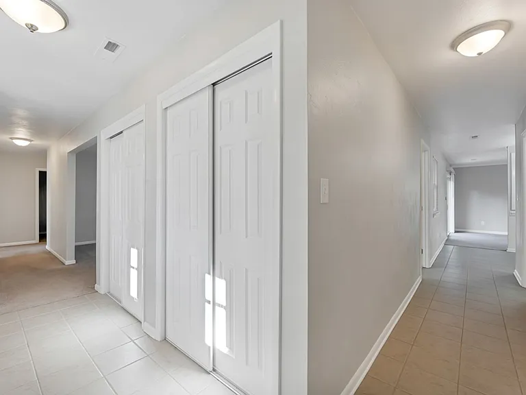 517 Norman Ln — Photo 16