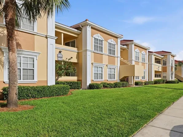 1015 Villagio Cir Unit 202, Sarasota, FL 34237