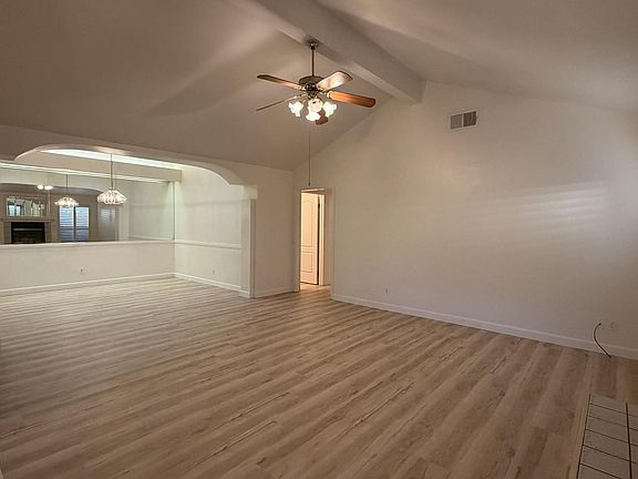 3rd image of 2504 Riverview Dr