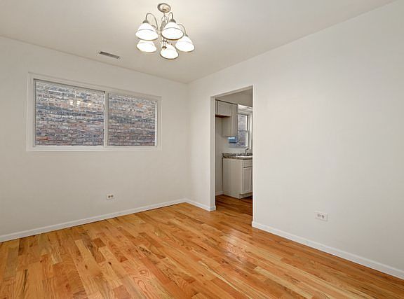5th image of 3321 S Lituanica Ave