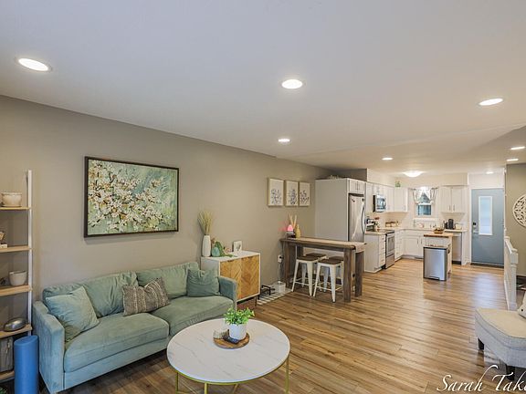 5th image of 7525 Pinegrove Dr