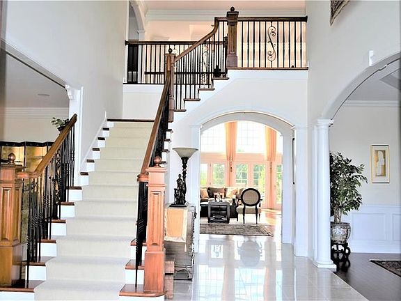 3rd image of 4231 Breckenridge Ct