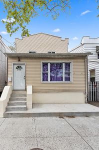 1724 Rockaway Pkwy, Brooklyn, NY, 11236