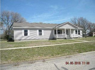 1018 Denver St, Marion, KS 66861