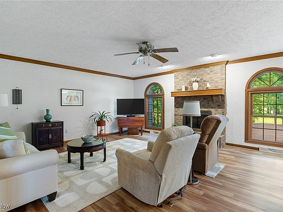 5th image of 10236 Luman Ln