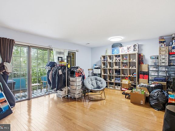 5th image of 2042 Headlands Cir