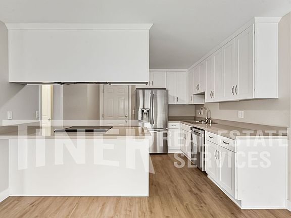 4th image of 6355 Villa Dr