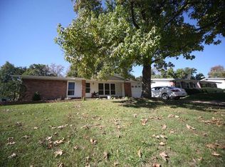 813 Brookvale Ter, Manchester, MO 63021