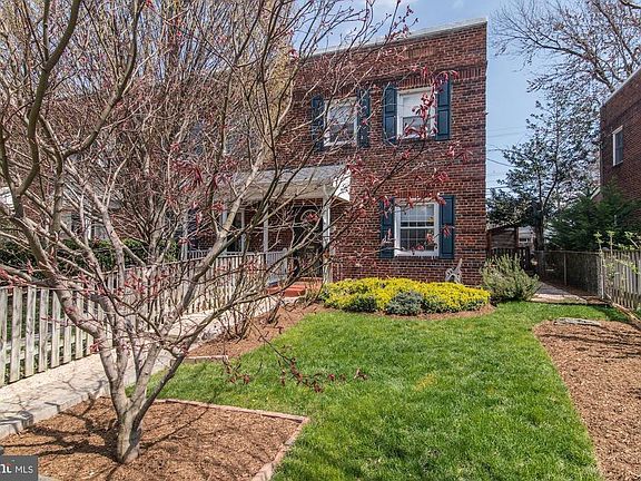 Absolutely GORGEOUS Curb Appeal!