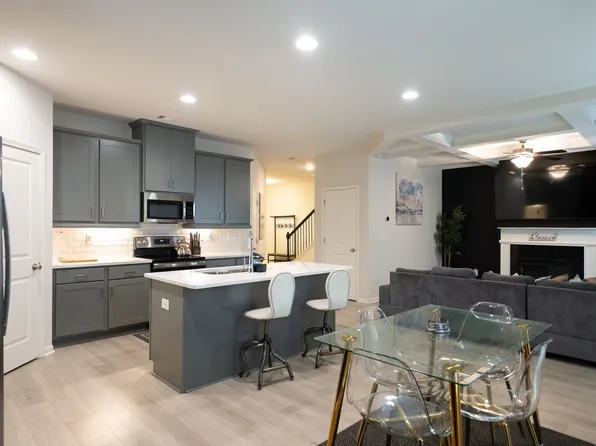 2957 Cottage Ln, College Park, GA 30337
