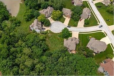 3rd image of River Hills Ct