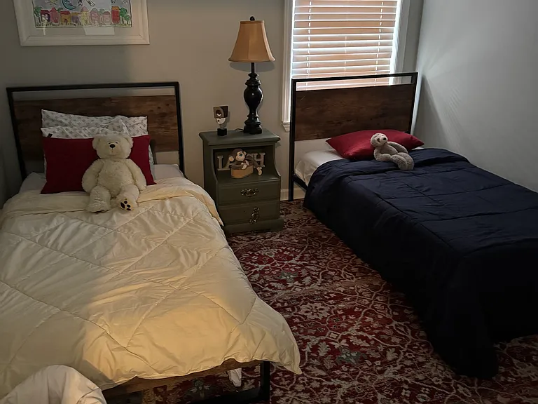 28 Bay Ave — Photo 25