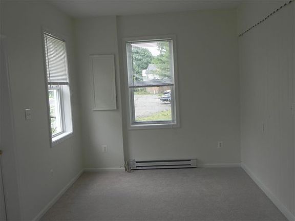 3rd image of 305 N Franklin St