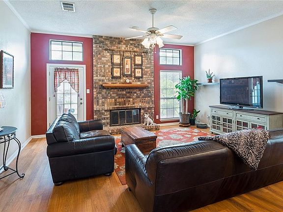 5th image of 981 Acorn Dr
