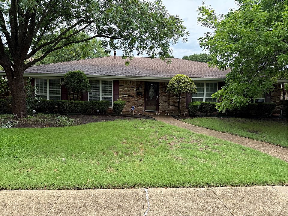 1st image of 2609 Eucalyptus Dr