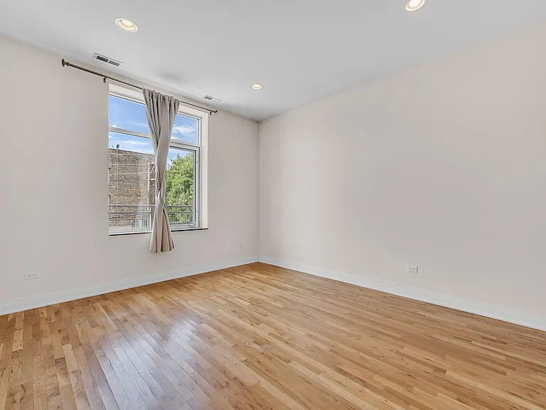2024 N California Ave #2D — Photo 16
