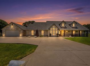 3102 Walnut Creek Pkwy, Granbury, TX 76049