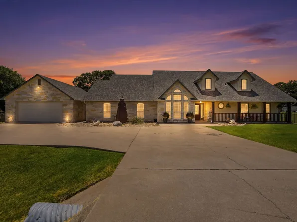 3102 Walnut Creek Pkwy, Granbury, TX 76049