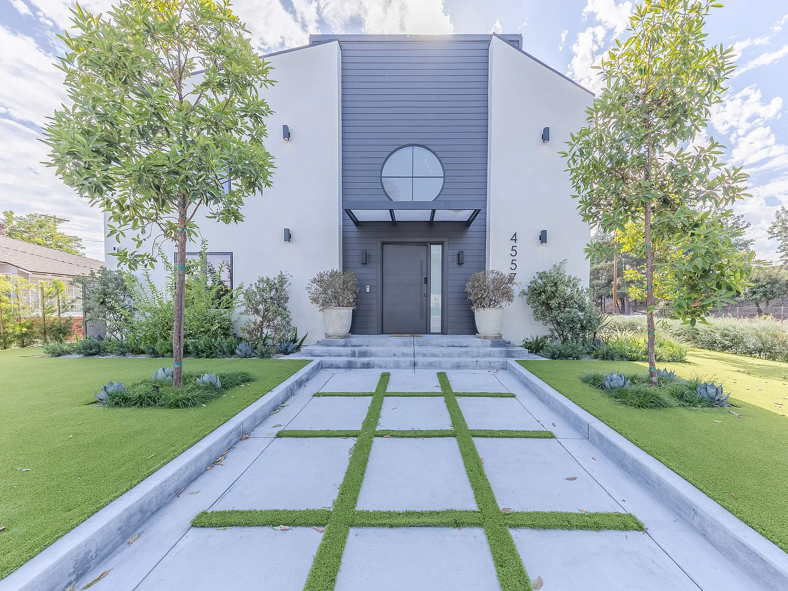 4557 Camellia Ave — Photo 1