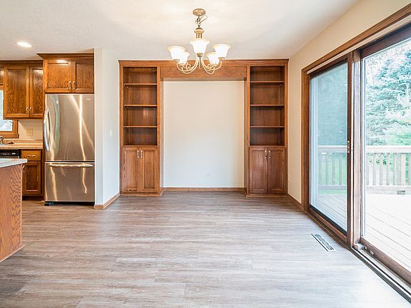 4th image of 2506 Ryan Ave E