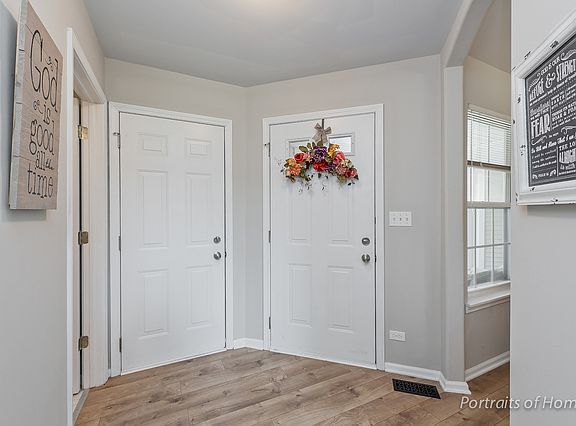 3rd image of 205 Concord Ln #205