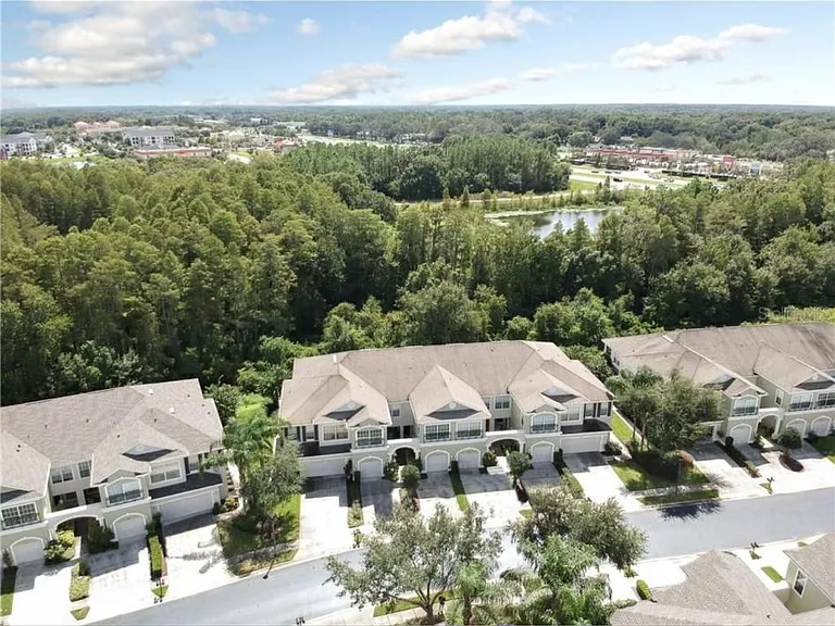 2140 Park Crescent Dr — Photo 1