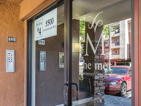 3rd image of 5500 Owensmouth Ave APT 102