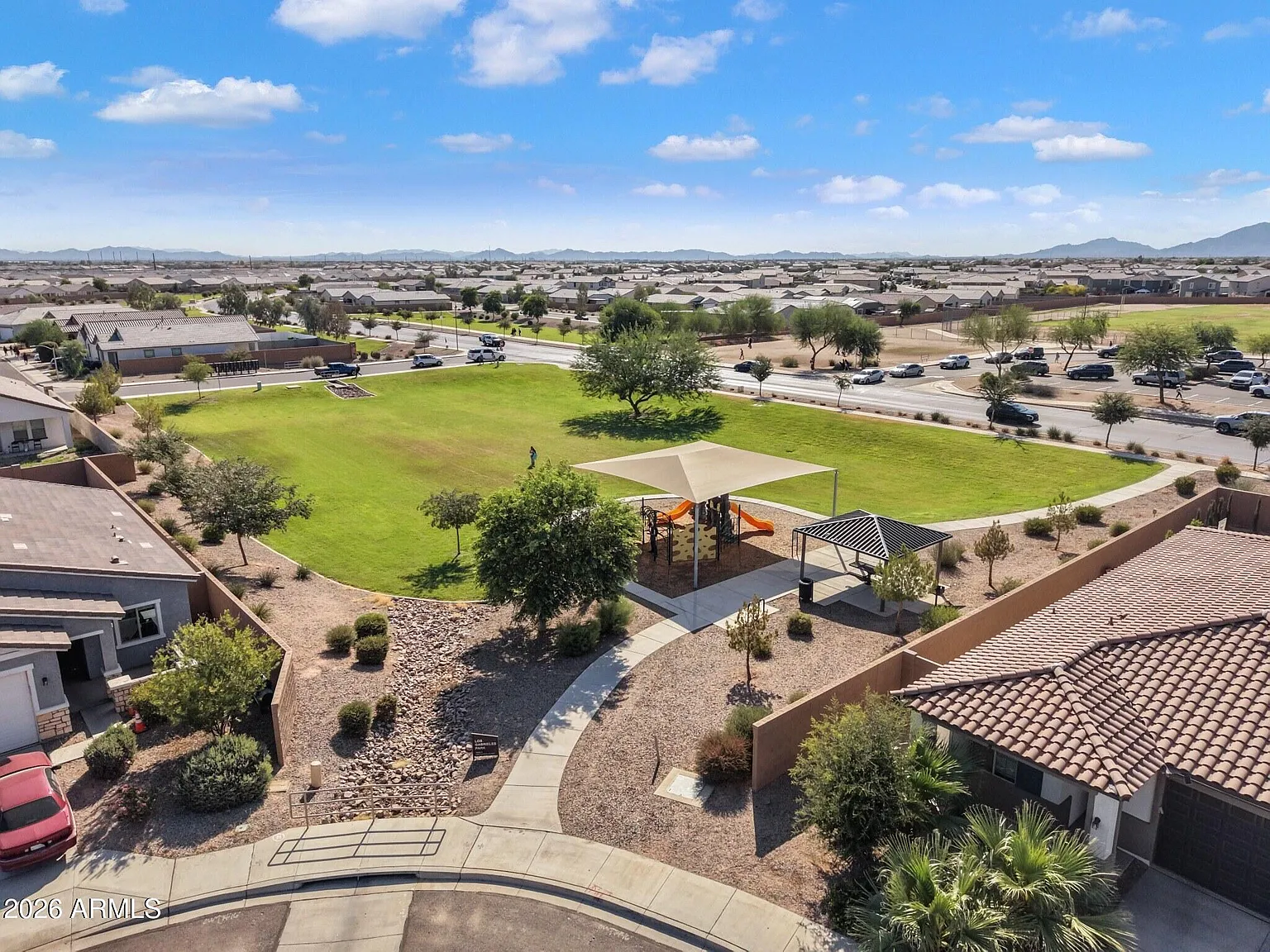 5 bed, 3.0 bath, 2032 sqft, $2,400 — Photo 4