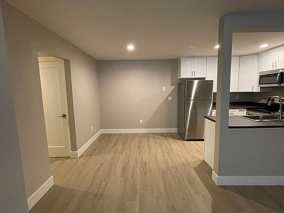 3rd image of 4318 Meade Ave