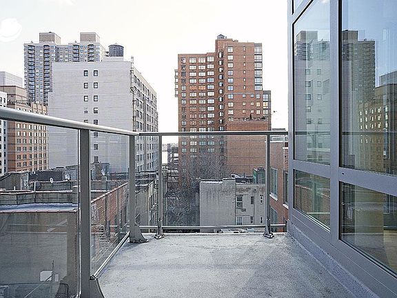 5th image of 303 E 33rd St APT 9C