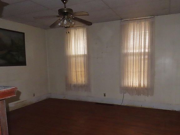 3rd image of 920 W Florida St