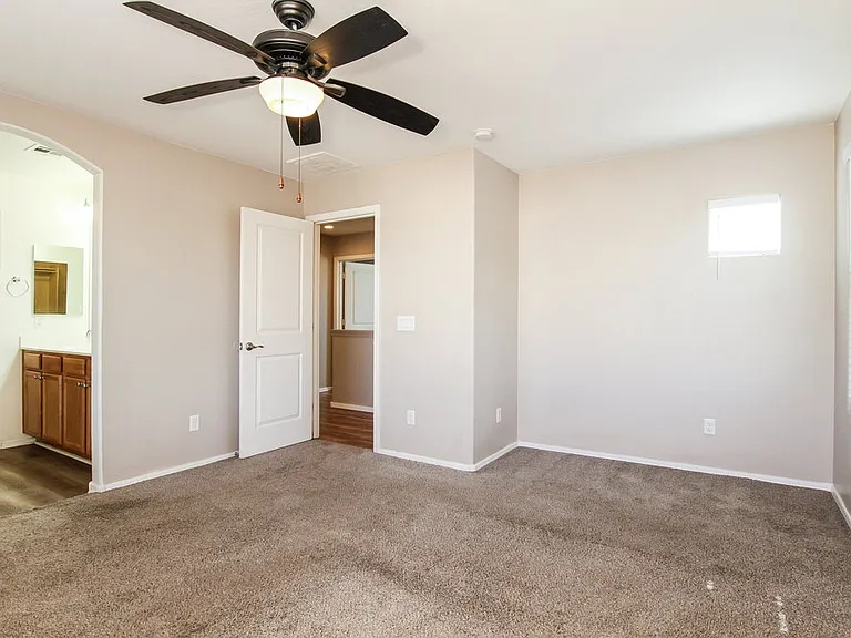 5804 S 10th Dr — Photo 9
