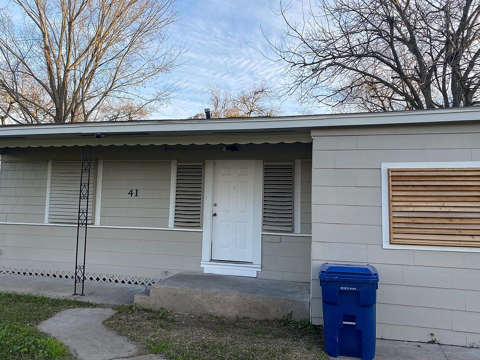 1st image of 41 17th Ave N