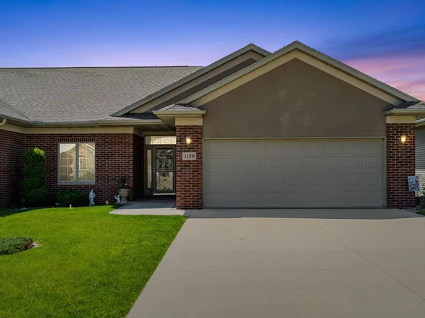 1120 12th St SE, Dyersville, IA 52040