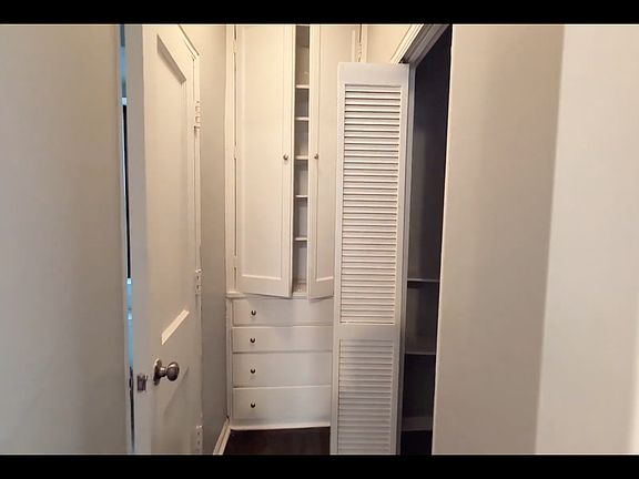 3rd image of 1136 N Lasalle St #603