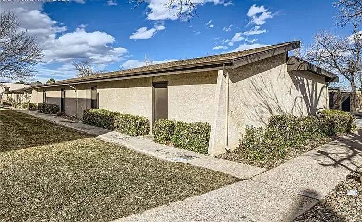 2 bed, 1628 sqft, $2,100 — Photo 3