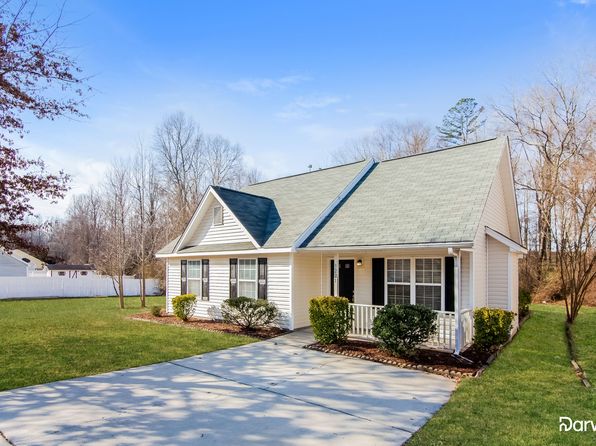 3221 Forest Creek Ct, Gastonia, NC 28052
