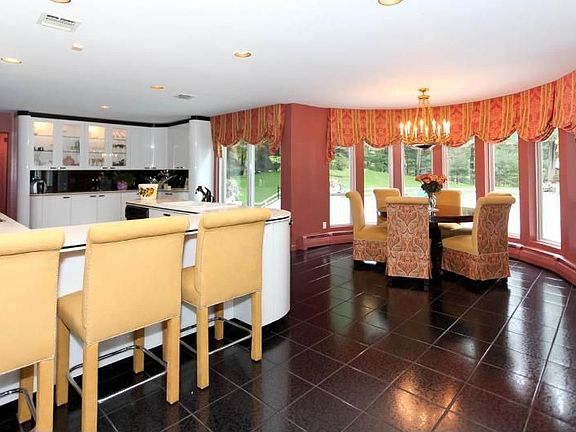 3rd image of 29 Greenwood Ln