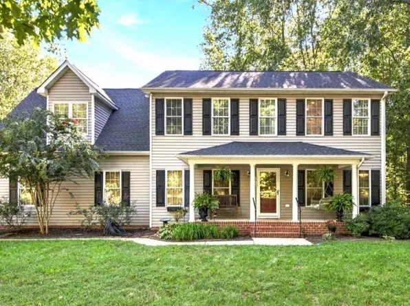 7908 S Woods Dr, Fredericksburg, VA 22408