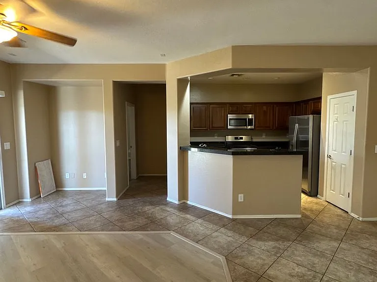 39208 N Parker Ln — Photo 15