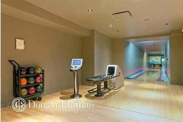 Rented by Douglas Elliman | media 20