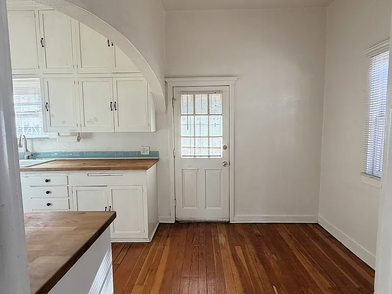 916 N 8th St — Photo 17