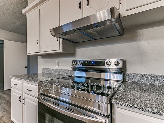 4th image of 401 NW 86th St